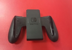 NINTENDO JOY-CON CHARGING GRIP použitý  